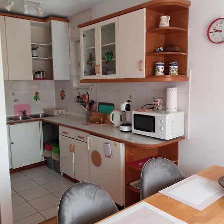 Lovely 2-Bedroom Appartment With Free Parking Dobrova Exterior foto